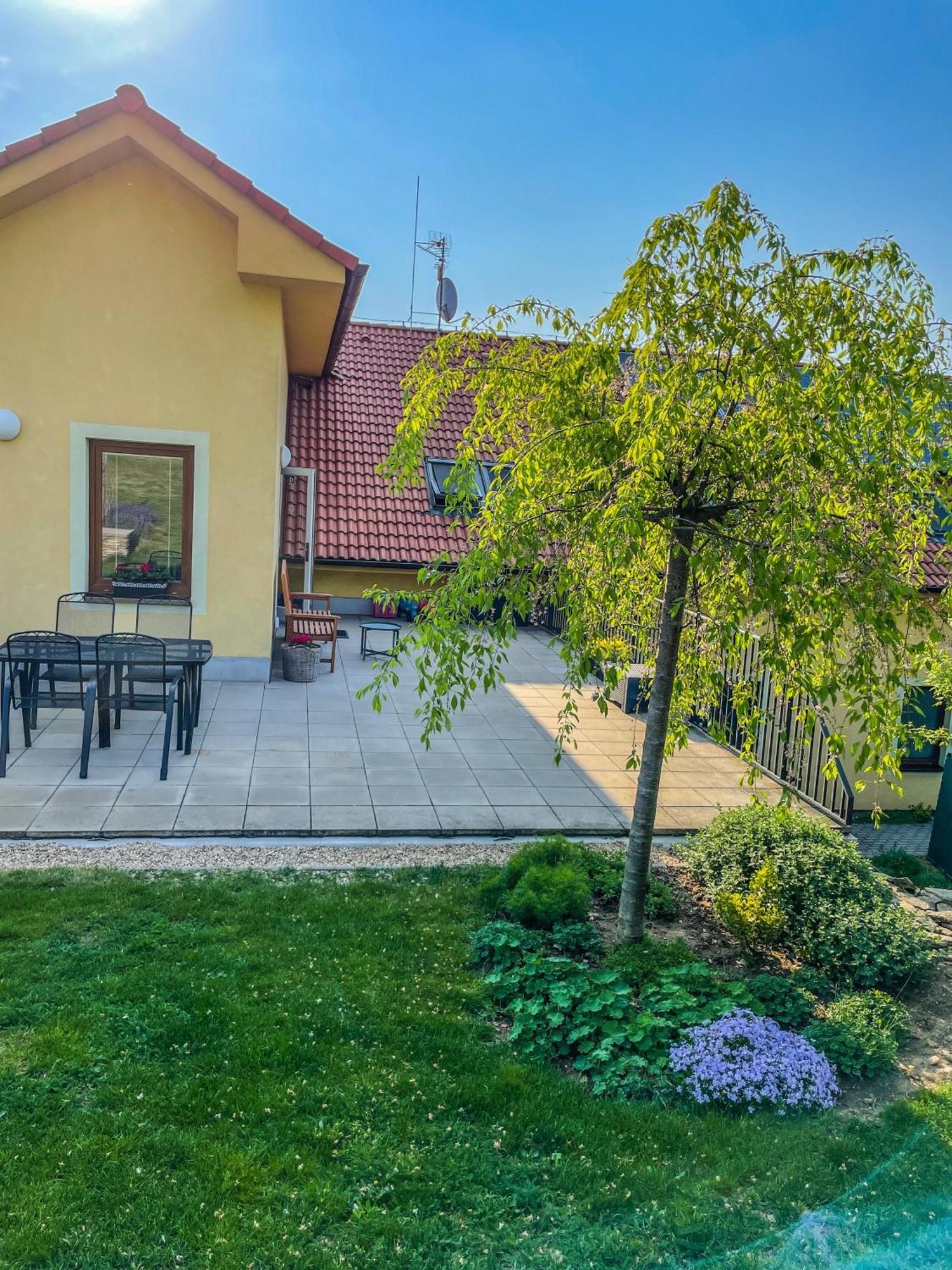 Slunecny Penzion Tasovice Exterior photo
